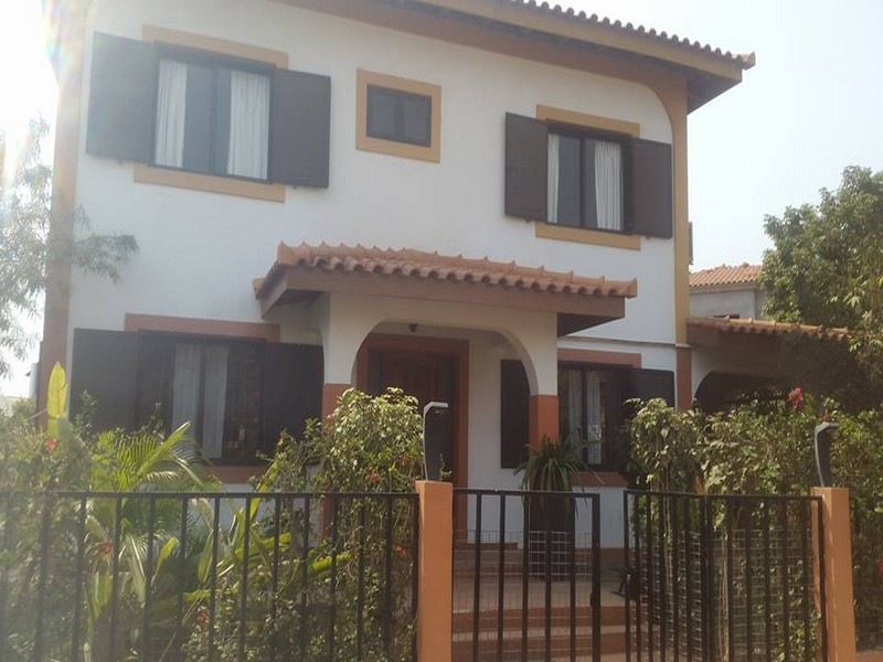 Vivenda T5 em Condomínio Mirantes de Talatona - Angocasa