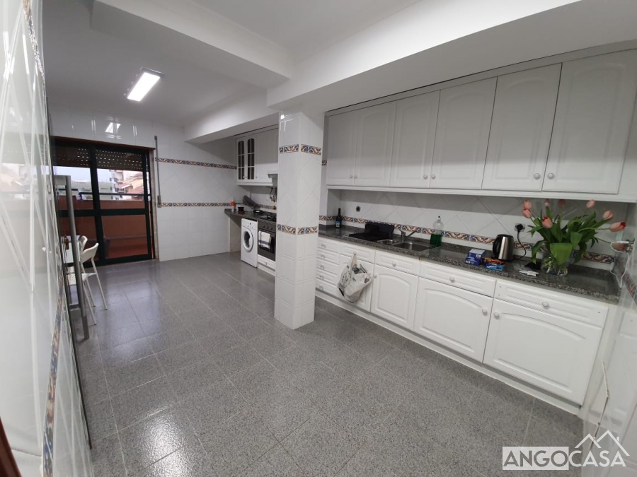 Apartamento T3 Em Rua Dona Filipa De Lencastre N 43 Massam Norte apartamento-t3-em-rua-dona-filipa-de-lencastre-n-43-massam-norte
