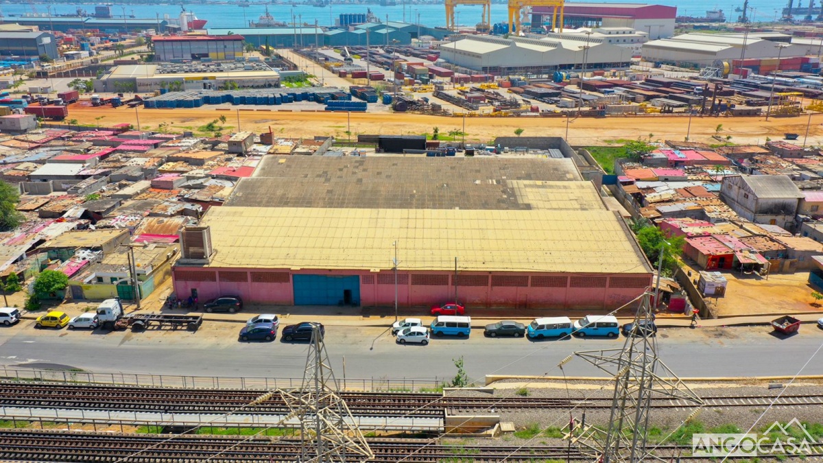 estaleiro-em-porto-de-luanda-angocasa