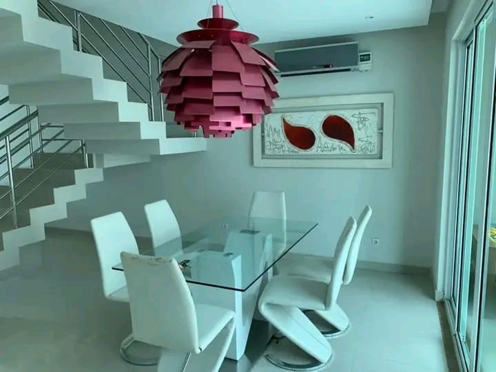 Vivenda V3 em Condomínio Village Futungo de Belas Angocasa