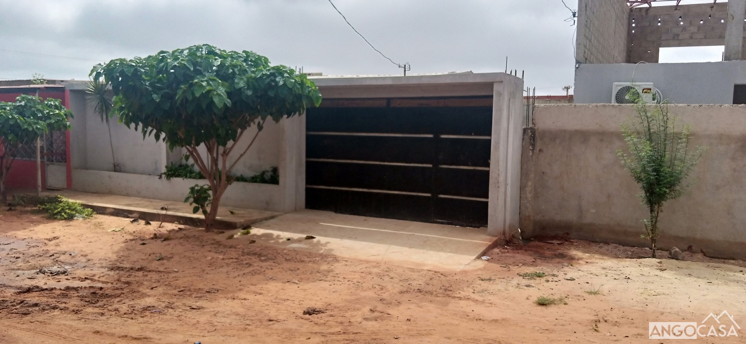 Vivenda V4 em Zango III Angocasa